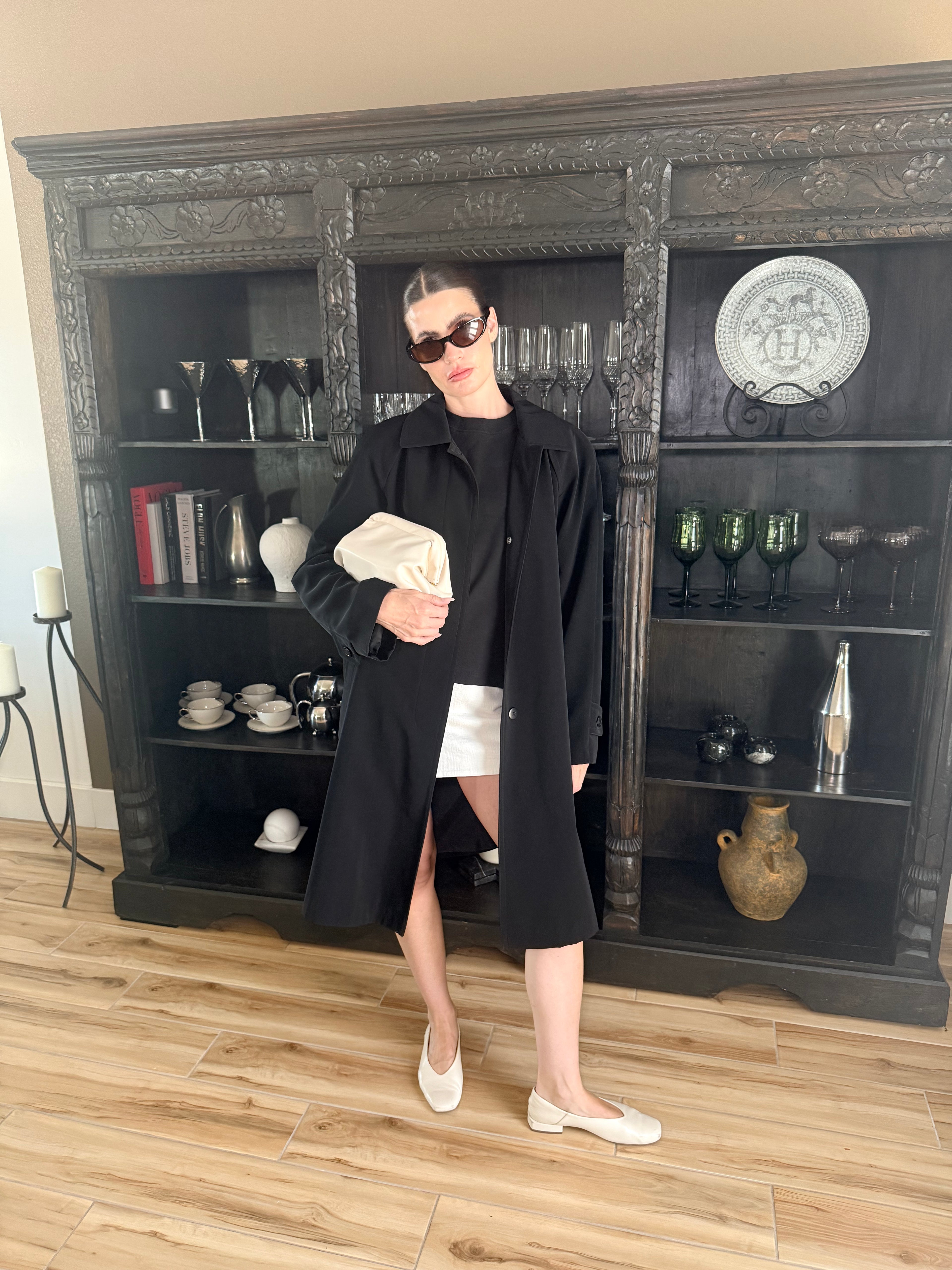 Gallery Black Trench coat with collar